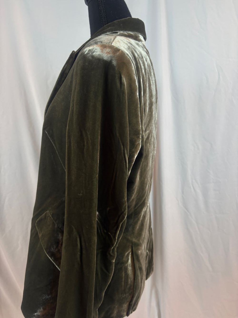 L'AGENCE Olive Velvet Single-Button Blazer - Picture 8 of 13